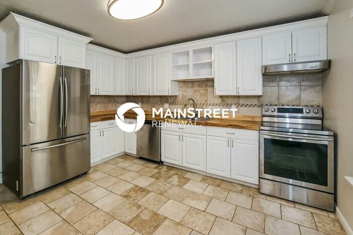 1616 Summerhill Dr - Photo 7 of 17