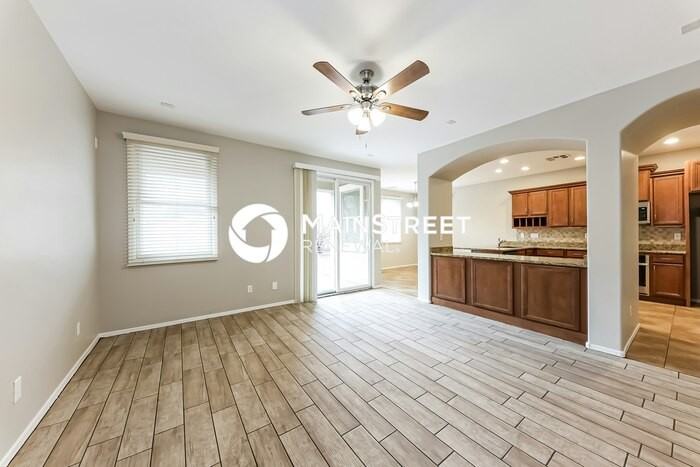 2229 E Sunland Ave - Photo 4 of 17