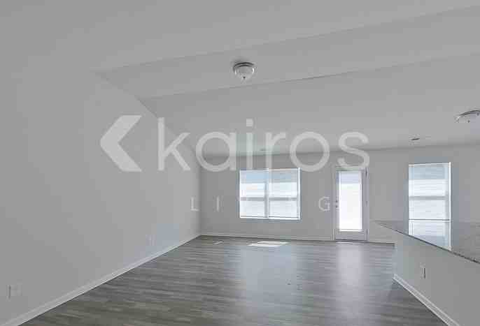 1699 Amberlight Cir - Photo 2 of 22