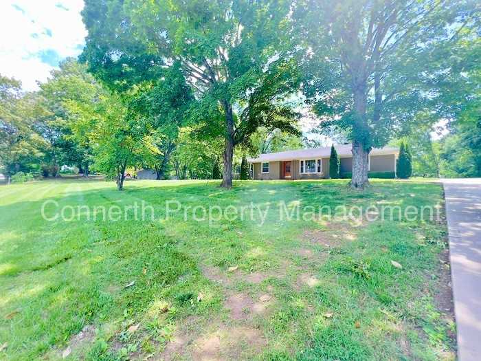 2880 Trough Springs Rd - Photo 4 of 25