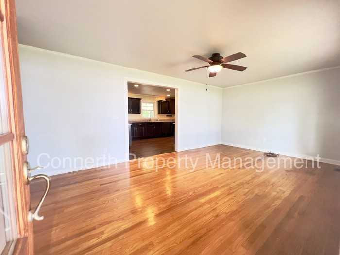 2880 Trough Springs Rd - Photo 6 of 25