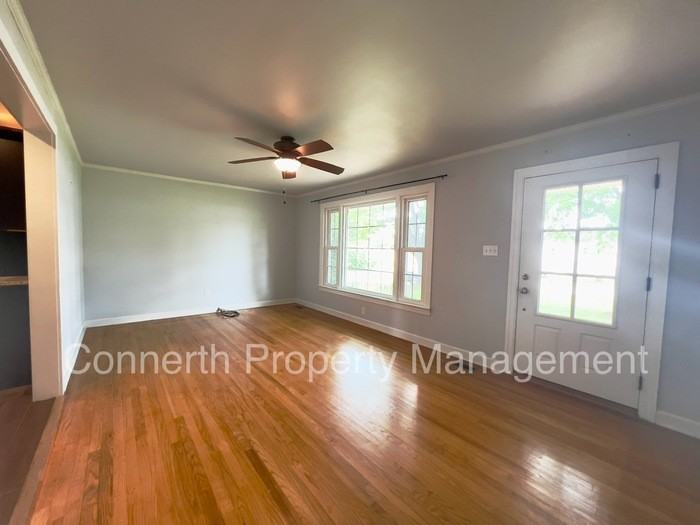 2880 Trough Springs Rd - Photo 7 of 25