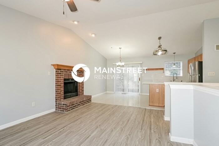 5320 Darkmoor Ln - Photo 3 of 17