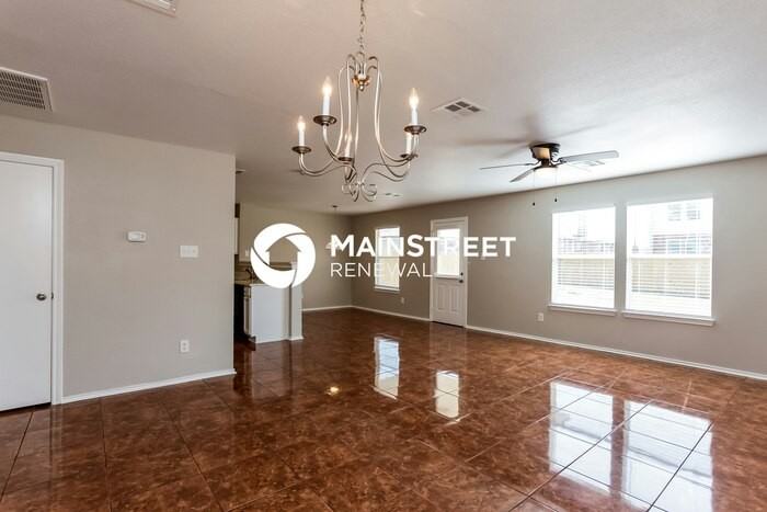 2914 Candleside Dr - Photo 5 of 17