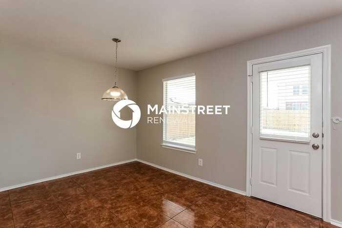 2914 Candleside Dr - Photo 6 of 17
