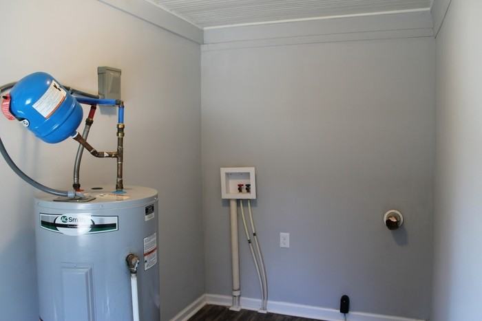 1419 Filbert St - Photo 3 of 16