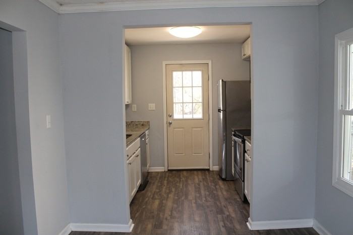 1419 Filbert St - Photo 5 of 16
