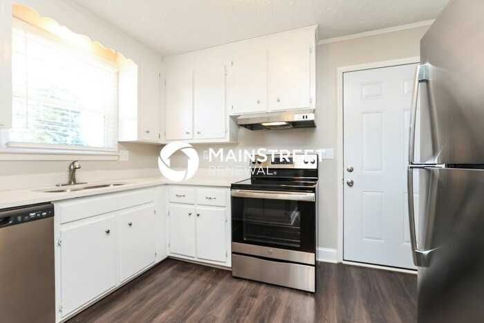 6231 Lee Ave - Photo 5 of 16