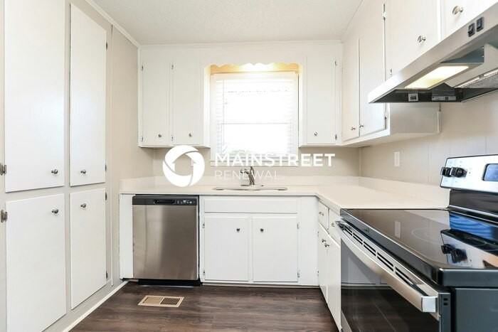 6231 Lee Ave - Photo 6 of 16