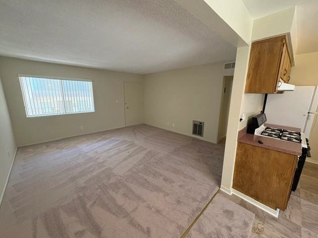 266  S. Oak Knoll Avenue Pasadena CA 91101 - Photo 3 of 23
