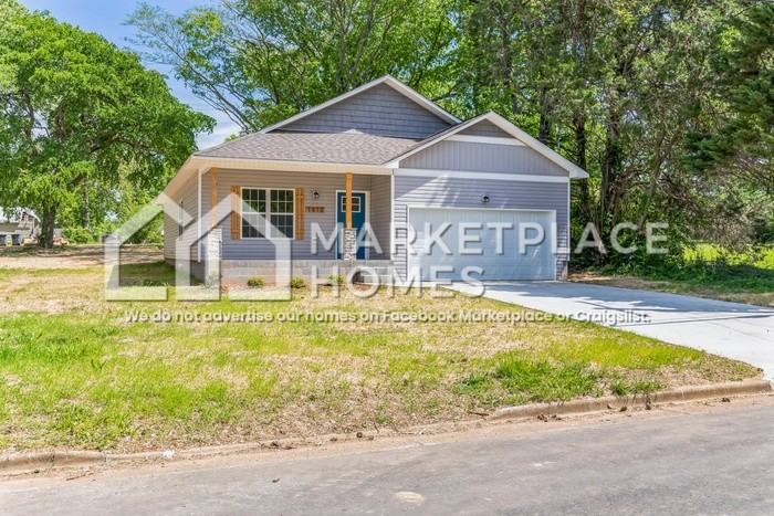 1612 College St Se - Photo 2 of 32