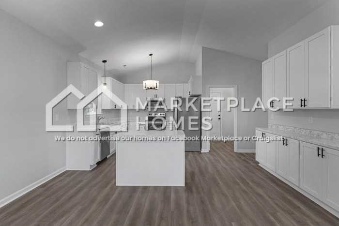 1612 College St Se - Photo 6 of 32