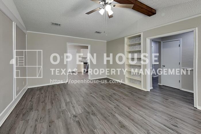403 Walden Trl - Photo 5 of 20