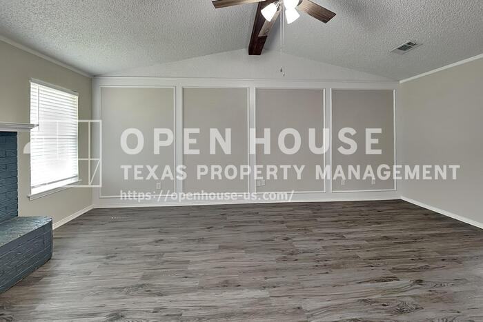 403 Walden Trl - Photo 6 of 20