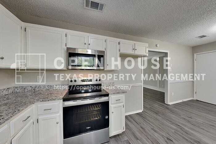403 Walden Trl - Photo 7 of 20