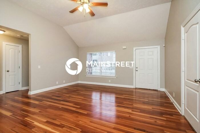 3548 Mount View Ridge Dr - Photo 2 of 17