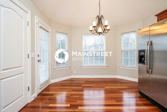 3548 Mount View Ridge Dr - Photo 5 of 17