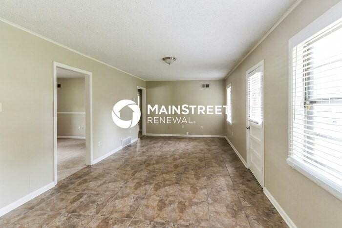 4018 Sandburg St - Photo 5 of 17