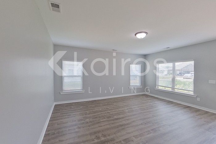 30 Hawk Ln - Photo 4 of 21