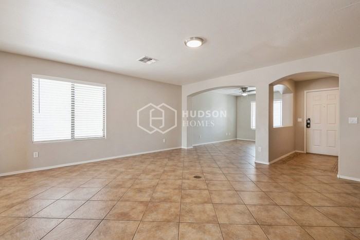 23796 W La Vista Dr - Photo 6 of 27