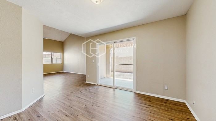 441 E Taro Ln - Photo 7 of 29