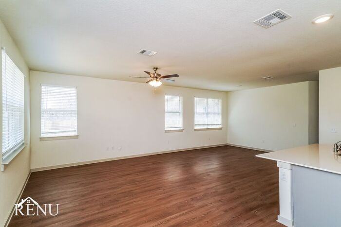 13709 Mc Arthur Dr - Photo 7 of 19