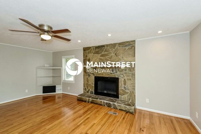 4705 Jay Bird Ln - Photo 4 of 17