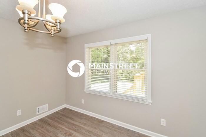 4705 Jay Bird Ln - Photo 7 of 17