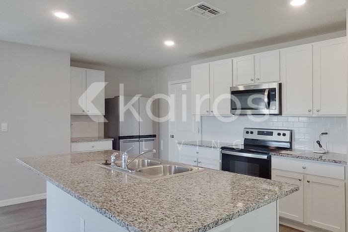 8647 Sw 43rd Ter - Photo 7 of 29