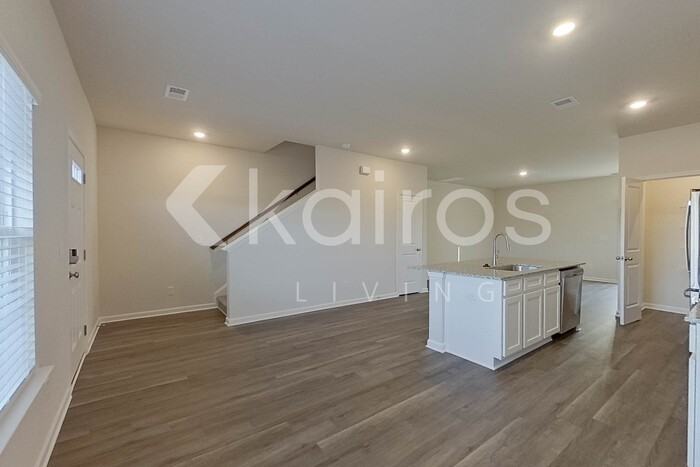 2185 Banyon Cir - Photo 7 of 29