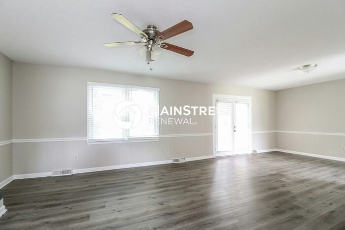 304 Marylebone Dr - Photo 3 of 17
