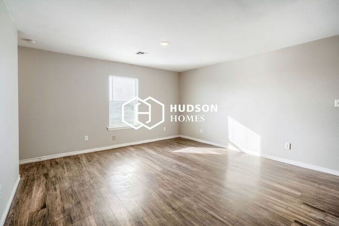 3520 E Colgate St - Photo 4 of 14