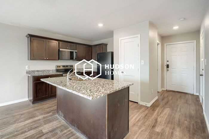 3520 E Colgate St - Photo 5 of 14