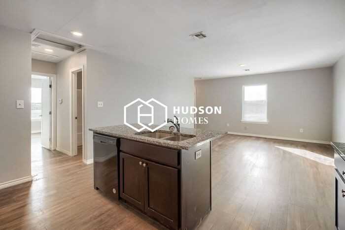 3520 E Colgate St - Photo 6 of 14