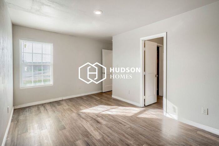 3520 E Colgate St - Photo 7 of 14