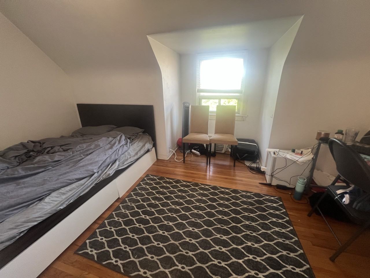 214 Montrose Avenue - Photo 10