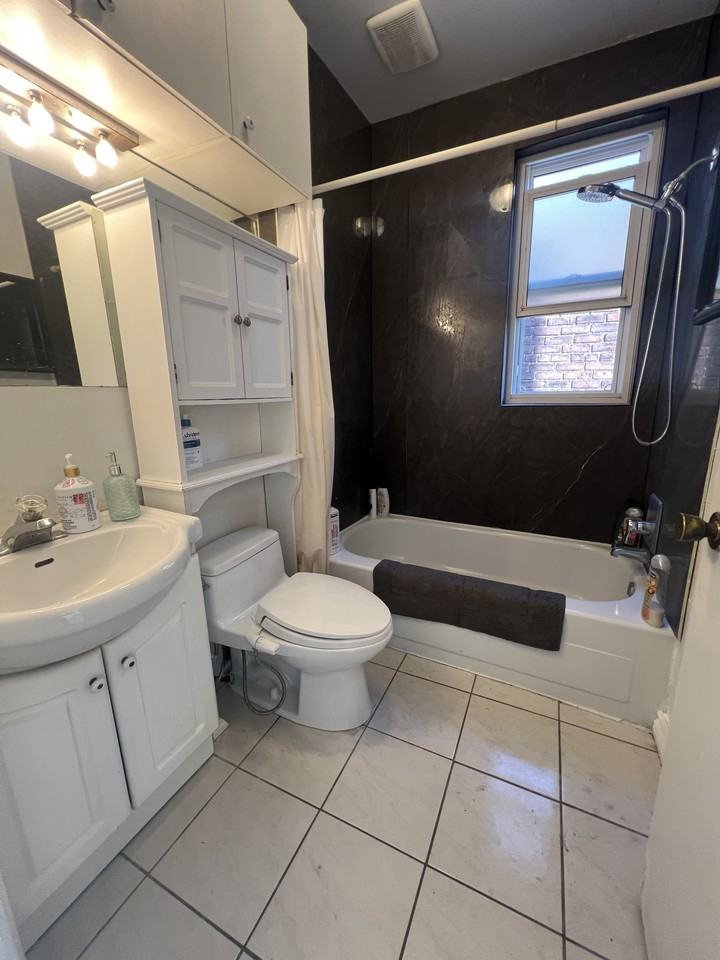 214 Montrose Avenue - Photo 13