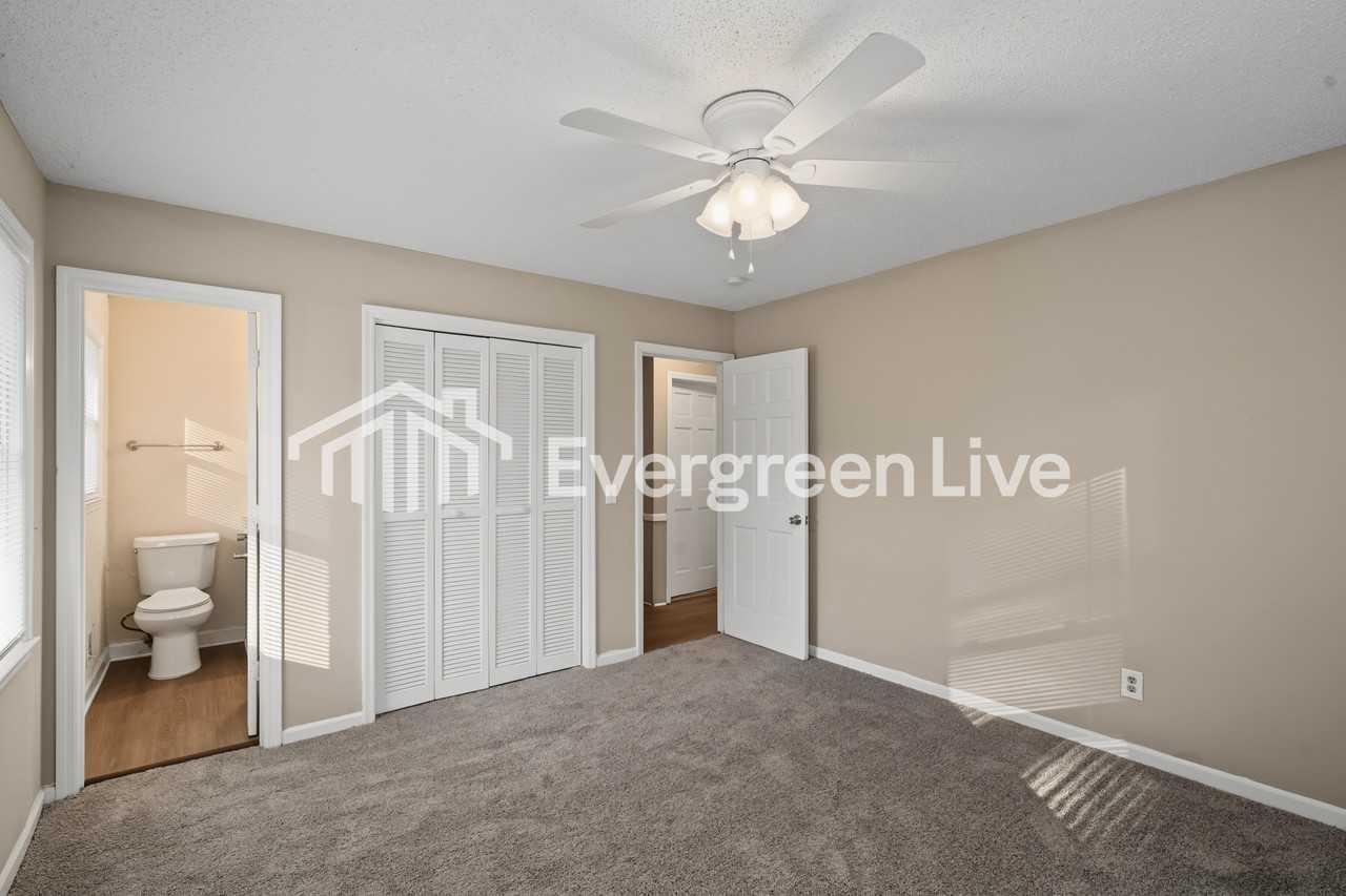 412 Dutch Dr - Photo 7 of 15