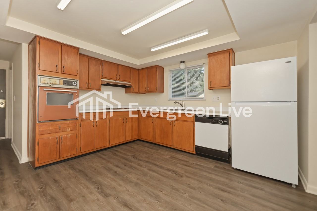 4431 Procuniar Dr - Photo 5 of 15