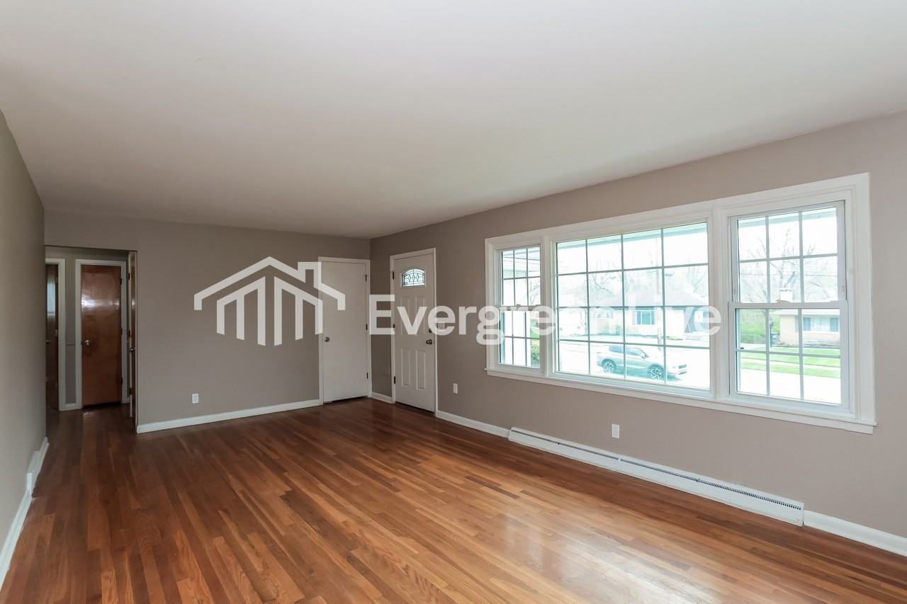 2590 Altura Dr - Photo 3 of 15
