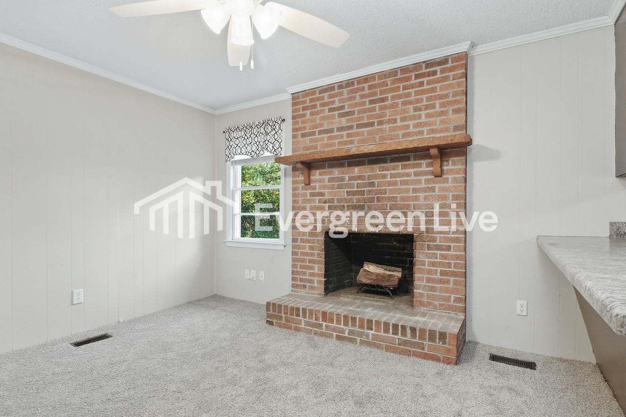 201 Harmon Hill Ct - Photo 2 of 15