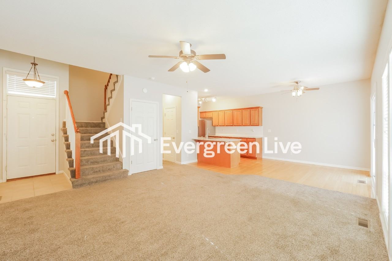 7407 Mccoy St - Photo 4 of 15