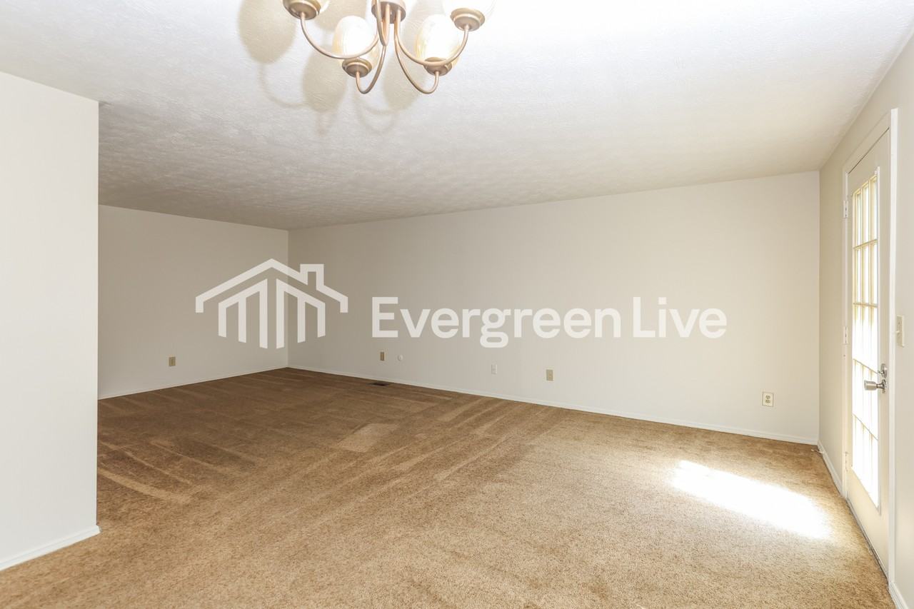 8676 Belle Chase Dr - Photo 6 of 15