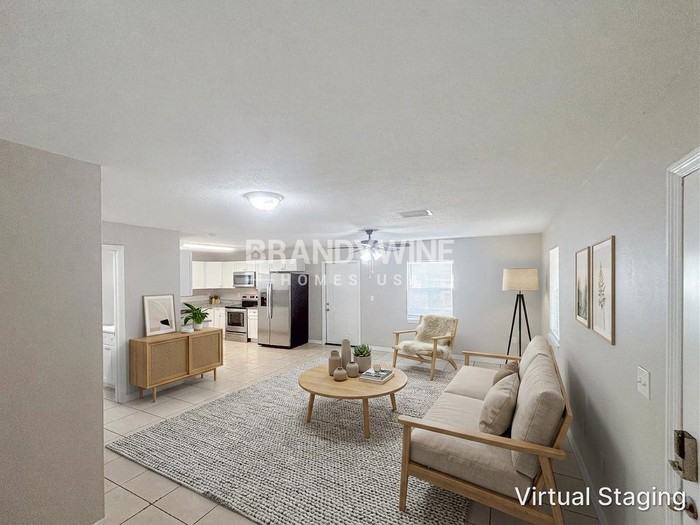 803 E Baker St - Photo 3 of 32