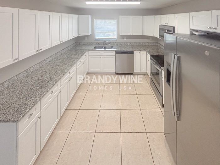 803 E Baker St - Photo 6 of 32