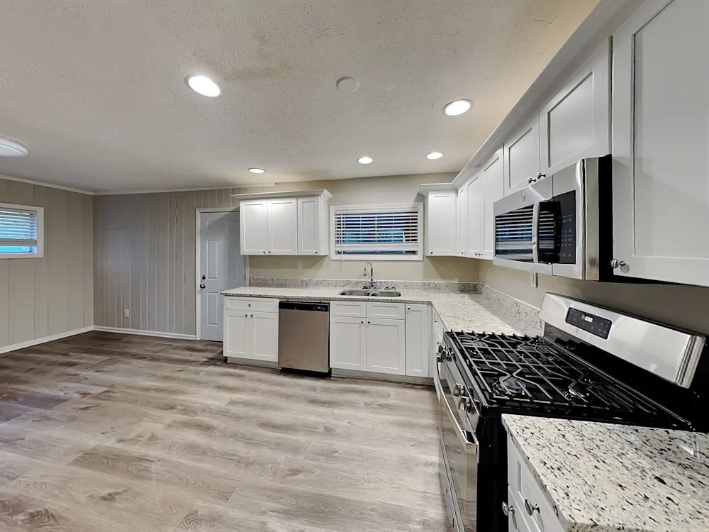 1921 Cindy Drive - Photo 3 of 10
