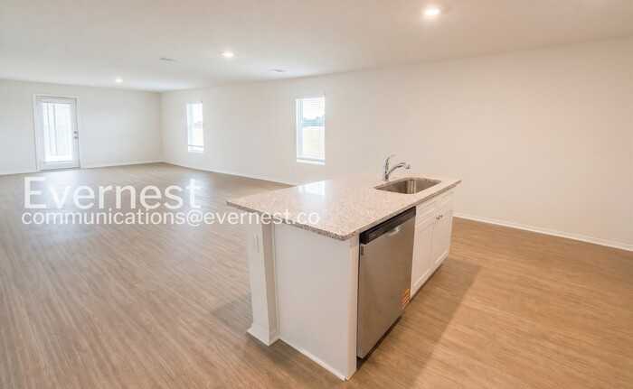 341 Moonlight Graham Blvd - Photo 3 of 27