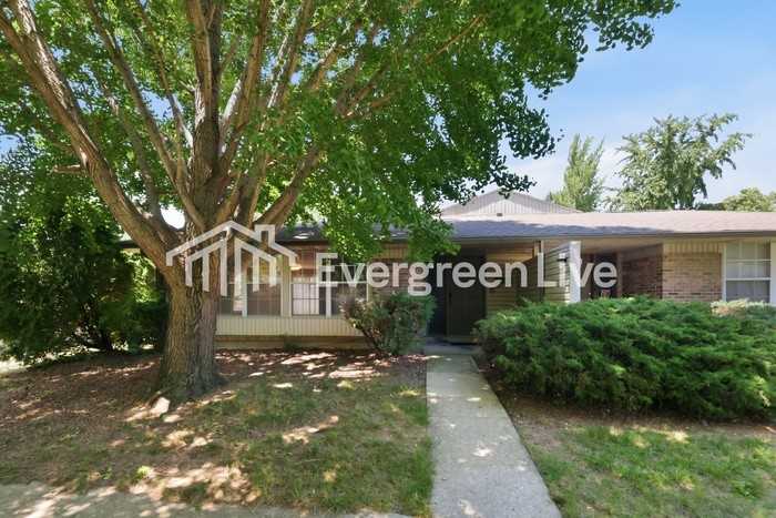5718 Troy Villa Blvd
