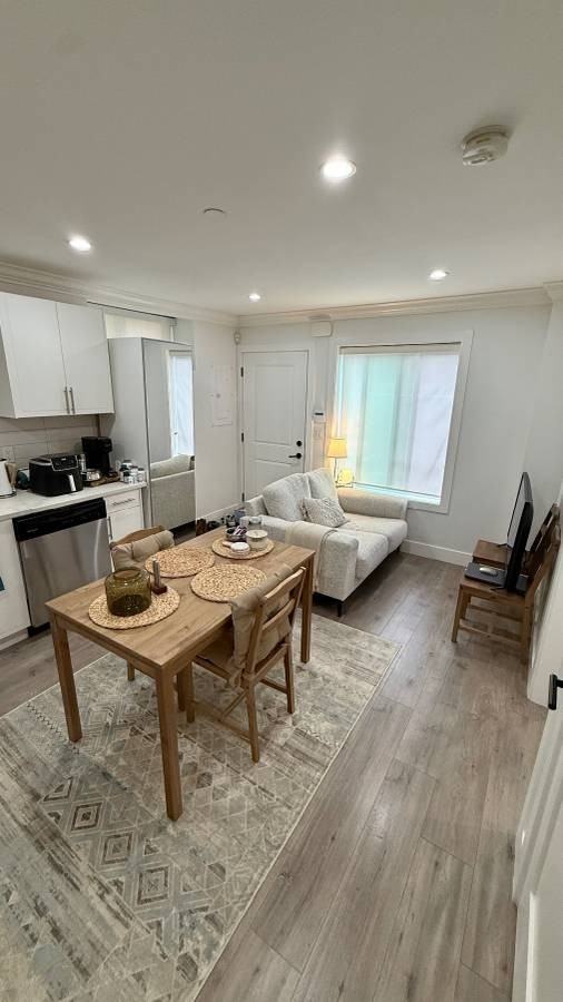 28 East 54th Avenue - Photo 2 of 7