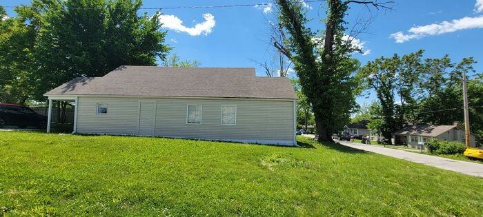 4449 N Jackson Ave - Photo 2 of 15